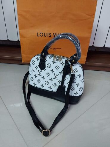 Torbe: Cena torbi 2450
Cena kaisa 1.700
Cena novcanika 1.700
Alb sa porezom — 12