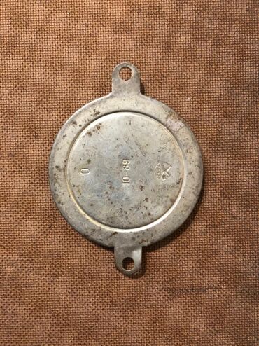 Digər əntiq əşyalar: Antik sovet .metre 20 m . Banka tutan 10 m .stoplar 10 manat — 9