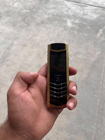 iphone 16 pro kontakt: Vertu rəng - Qızılı, Düyməli — 1