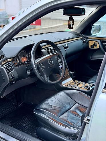 Mercedes-Benz: Mercedes-Benz E-Class: 2001 г., 3.2 л, Автомат, Бензин, Седан — 12