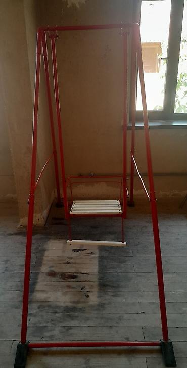 mebiler: Uşaq yelləncəyi – metal möhkəm materiallı demirdi. isdənilən rəngə — 1