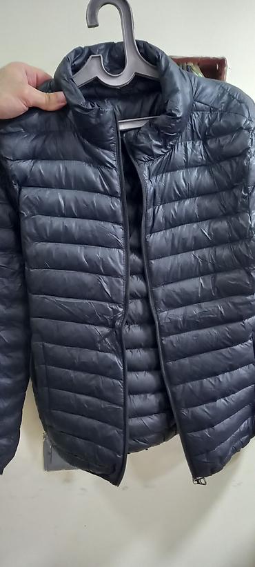 Верхняя одежда: Yüngül şişmə kişi gödəkçəsi - Rəng: tünd boz/navy - Ölçü: L (etiket — 2