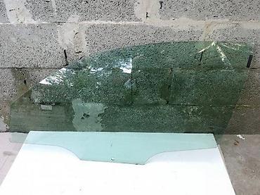 crvene: Alfa 147-3v -prednje LEVO ILI DESNO STAKLO. Polovni orginalni delovi — 1