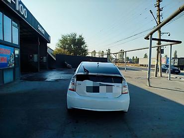машины без прав: Toyota Prius: 2013 г., Гибрид, Лифтбек — 4