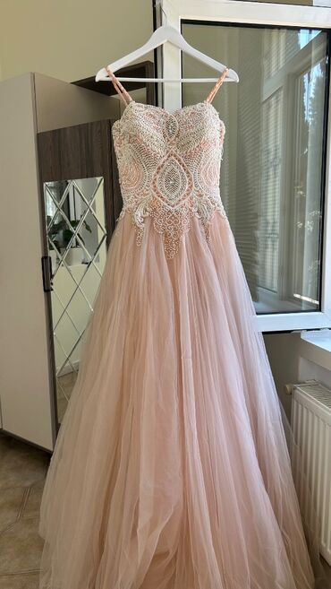 Ziyafət donları: Yaxşı vəziyyətdə, səliqəli şəkildə saxlanılmış gəlinlik, nişan — 22