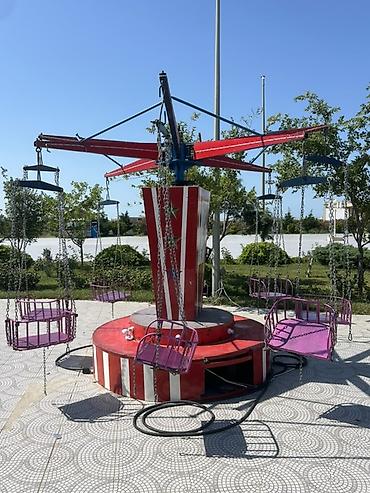 işlenmiş mebel: Uşaq yelləncək-karuseli (zəncirli “swing ride”) - Tip: Elektriklə — 1