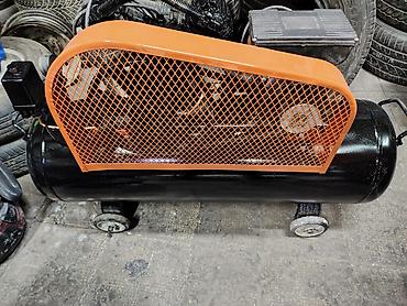Hava kompressoru – kəmər ötürücülü, iki silindrli başlıq və elektrik lalafo.az -da Hava kompressoru – kəmər ötürücülü, iki silindrli başlıq və elektrik