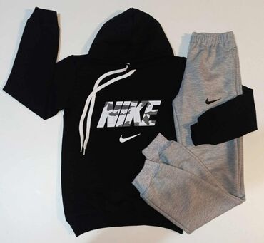 Komplet trenerke: 👇🏻👇🏻TRODELNI SETOVI👇🏻👇🏻 💰💰2750 din ili dva 4500din💰💰 Set sadrzi — 1