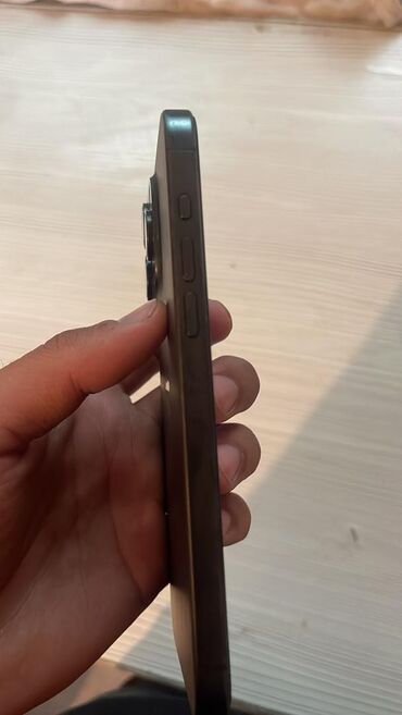 оборудование для телефонов: IPhone 15 Pro Max, 512 ГБ, Black Titanium, Кулакчындар, Заряддоочу түзүлүш, Коргоочу айнек, 99 %