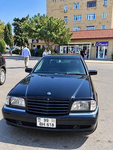 Mercedes-Benz C-Class: 2.3 l | 1999 il Sedan