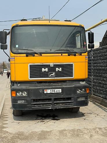 Другой транспорт: Двухмостовый (4x4 или 6x4) грузовик MAN 1997 года — это обычно серия — 4