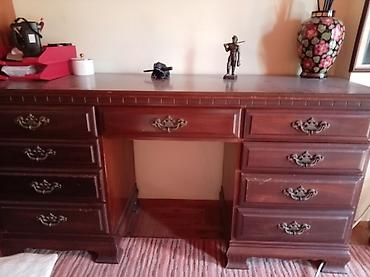 Klasičan set od punog drveta – radni sto i garderober - Materijal