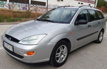 pasat 3: Ford Focus: 1.6 l | 2000 г. | 221000 km. Minibus