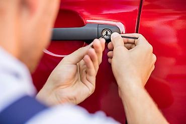 вскрытие авто: Avtomobil açar ustası – qapıların açılması və kilid xidmətləri — 1