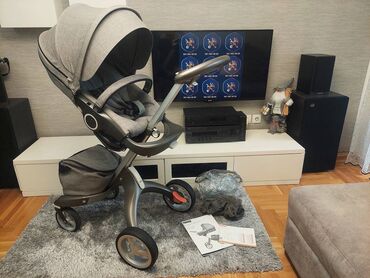 Stokke Xplory V4 u najtraženijoj BLACK MELANGE boji ! ! ! Korišćeno