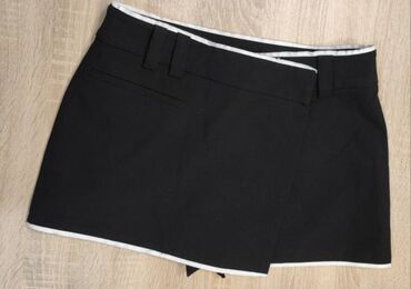 Šortsevi, Bermude: M (EU 38), bоја - Šareno