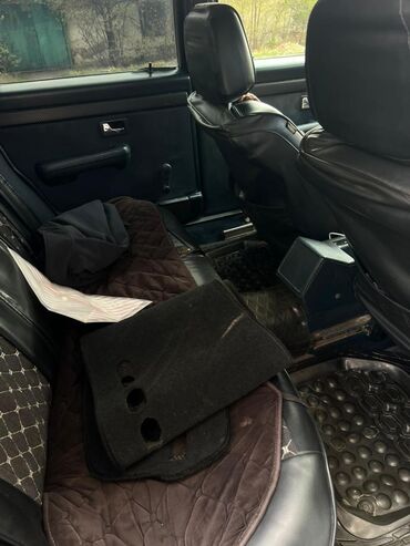 Audi: Audi 100: 1988 г., Механика, Бензин, Седан — 14