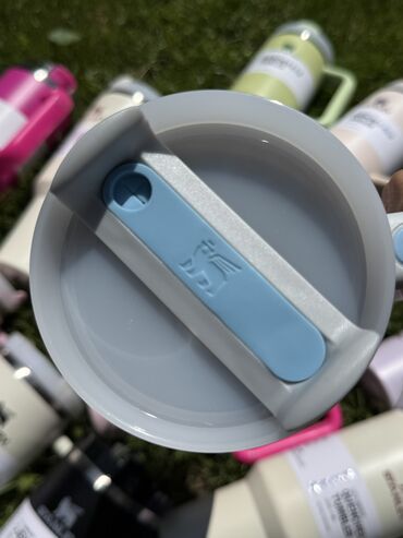 Стаканы: Термокружка Stanley😍😍😍 Объем 1,18л и 0,8л Все цвета в наличии Держит — 27