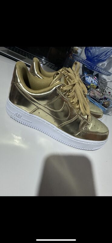 air force patike bele: Nike, 36.5, bоја - Zlatna na lalafo.rs air force patike bele: Nike, 36.5, bоја - Zlatna