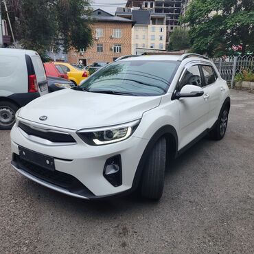 торг у капота: Kia Stonic: 2018 г., 1.4 л, Автомат, Бензин, Внедорожник