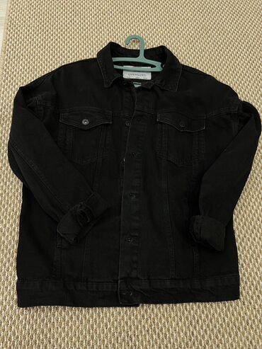 мужской одежды: Куртка джинсовая легкая мужская Размер L/XL( модель оверсайз) Цвет