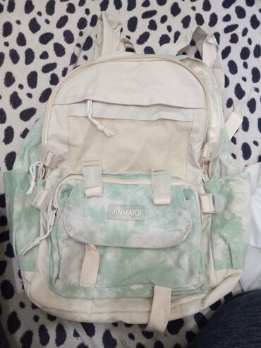 сумка на школу: Пунктуальная,прочная,нежная, современная,эстетичная,облачная,сумка для