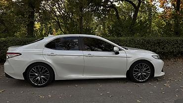 тайота из: Toyota Camry: 2018 г., 2.5 л, Автомат, Бензин, Седан — 1