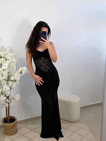 Haljine: 🔥Elegantna maxi haljina sa čipkastim korzetom i naborima
✅2700 din — 10