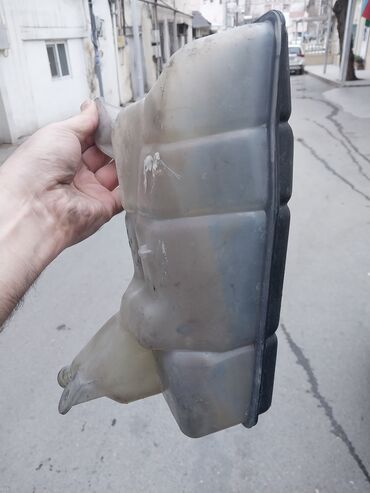 Çənlər, balonlar: Ford mondeo 1993-2006 su baçoku problemsi̇zdi̇r. Vatsapp var. çatı — 3