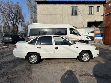 Daewoo: Daewoo Nexia: 2011 г., 1.6 л, Механика, Бензин, Седан