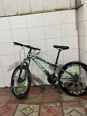 İdman velosipedləri: Yol velosipedi – Adidas temalı dizayn - Çərçivə: Alüminium görünüşlü — 1