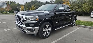 ли машина: Dodge Ram 1500: 2021 г., 5.7 л, Автомат, Гибрид, Пикап — 3