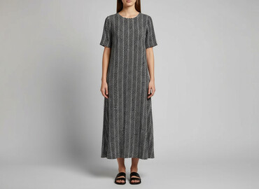 czarne spódnice midi z guzikami: Women`s dress, size One size