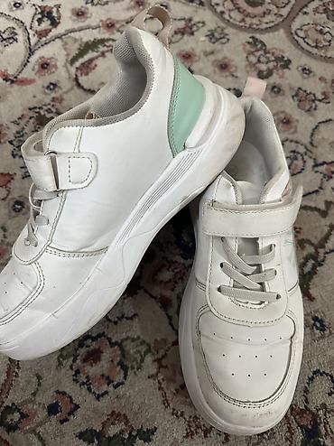 nike react: Детская обувь на девочку, 35-36 размер. Обувь в хорошем состоянии — 2