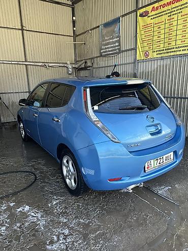 byd e6: Nissan Leaf: 2011 г., 1 л, Робот, Электромобиль, Хэтчбэк — 2