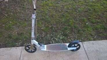 Trotineti, skejtbordovi i hoverbordovi: Korisceni ID Oglasa: # Prijavi Informacije Slanje Brzom postom ide na — 6