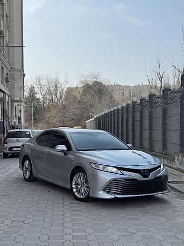 Toyota: Toyota Camry: 2018 г., 2.5 л, Вариатор, Гибрид, Седан — 3