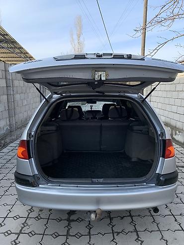 Toyota: Toyota Avensis: 1999 г., 2 л, Автомат, Бензин, Универсал at lalafo.kg — 7 Toyota: Toyota Avensis: 1999 г., 2 л, Автомат, Бензин, Универсал — 7