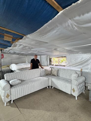 Künc divan, Açılmayan, Parça