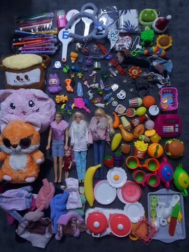 фирменные погремушки: Продам большой пакет игрушек . Цена за всё что на фото 500сом