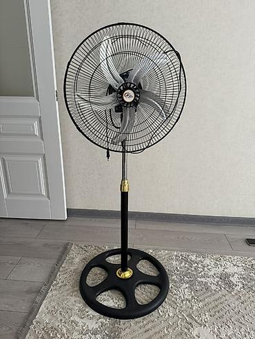 table fan: Напольный вентилятор промышленного типа Есть лапка для низкой ставки — 1