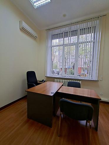 конференц: Сдаю Офис целиком: 300 м², В жилом комплексе, С ремонтом, Первая линия, С отдельным входом, С отдельным санузлом — 6