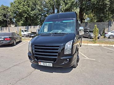 Volkswagen Crafter — пассажирский микроавтобус повышенной вместимости