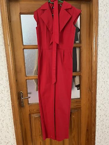 puma az: Qadın tulumu – qırmızı rəng - Model: qolsuz, klassik yaxalıq və uzun — 1