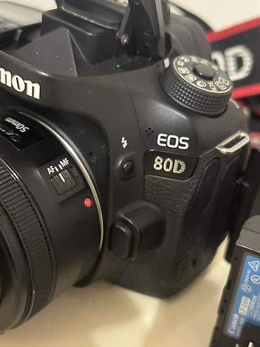 Fotokameralar: Canon 80D +1300D Hər ikisi üçün bir ədəd batareka və yaddaş kartı — 8