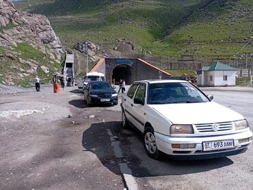 терано 1: Volkswagen Vento: 1992 г., 1.8 л, Механика, Бензин, Седан