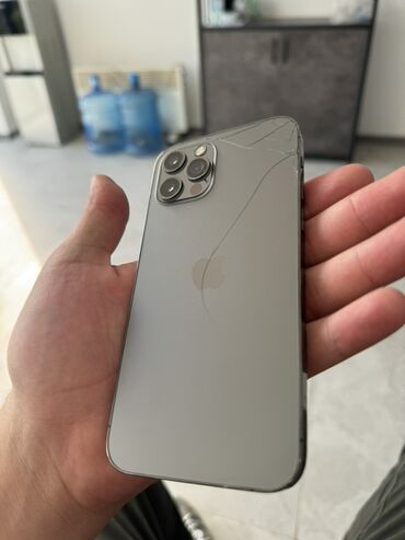 Apple iPhone: IPhone 12 Pro, Б/у, 256 ГБ, Space Gray, Защитное стекло, Чехол, 75 %