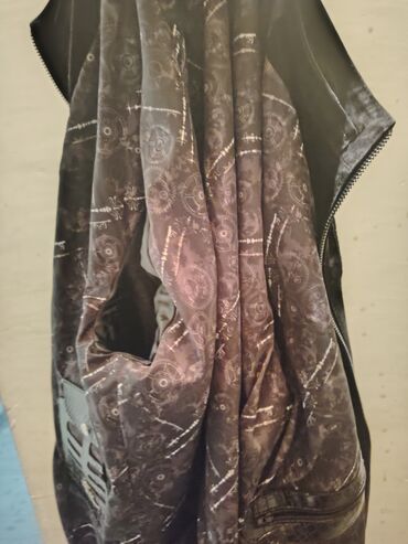 Kurtkalar: Kişi üçün dəri gödəkçə - Rəng: tünd qara/boz tonlarda - Dizayn: ön — 9