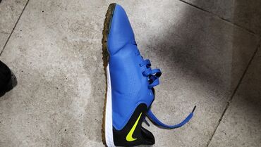 Səndəl və şəp-şüplər: Salam Nike tiempo satılır ayağıma olmadığı üçün satıram keyfiyyətli