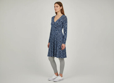 rozkloszowane sukienki midi: Stradivarius, Women`s dress, size S